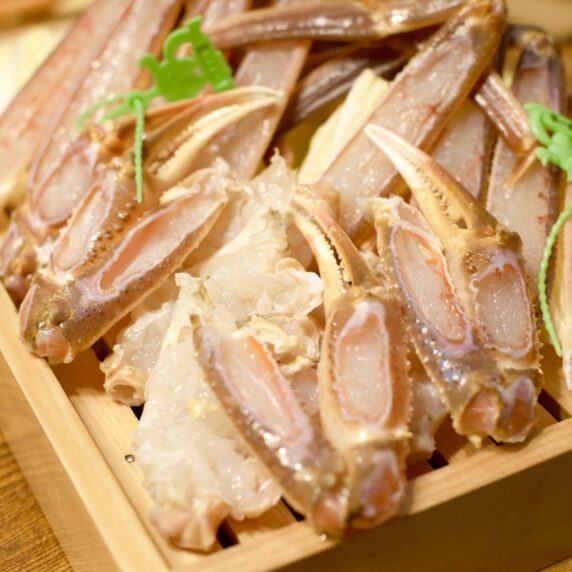 ～活松葉かにのご予約開始しております～